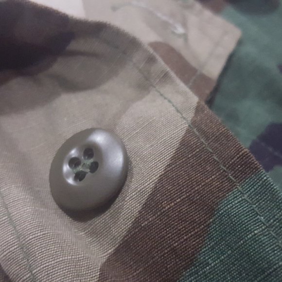 Woodland Camo Shirts Size small - Picture 8 of 9
